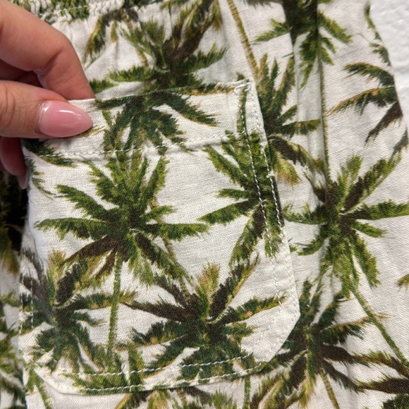 Briggs New York Green and White Cargo Shorts with Palm Tree Print - Picture 6 of 7